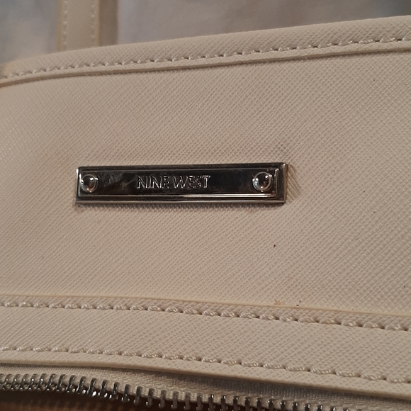 Purse - Picture 2 of 6